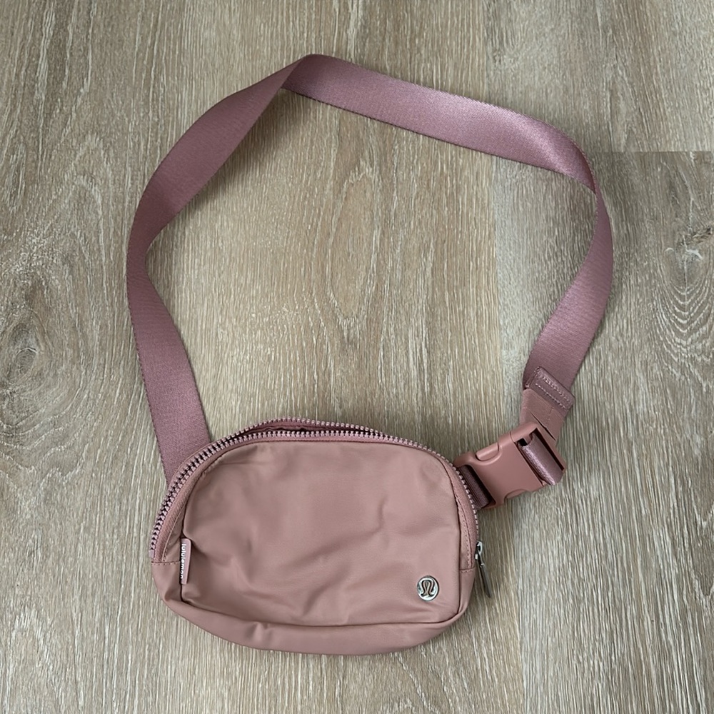 Lululemon Everywhere Belt Bag | Rose Pink | 1L